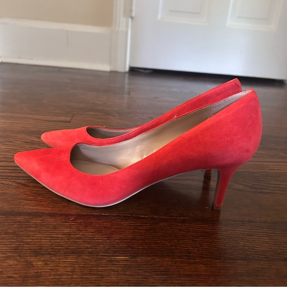 Ann Taylor Eryn Red Suede Heels Size 8 - Picture 6 of 11